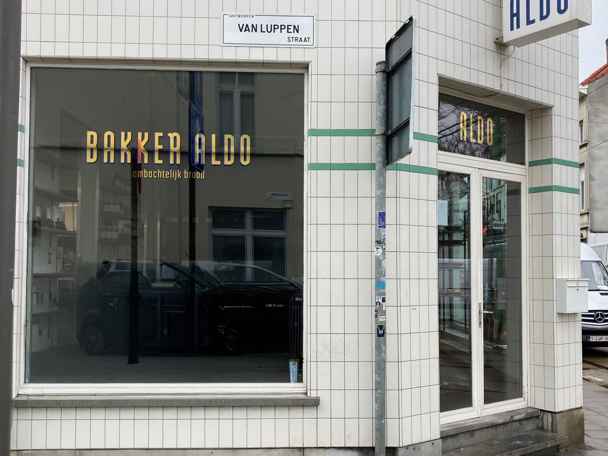                                                                         RECLAME_BUITEN_ETALAGEBELETTERING_KLEEFLETTERS
                                                                     