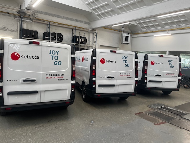                                                                         Fleet wrap, belettering voor het hele wagenpark! foto 4
                                                                     